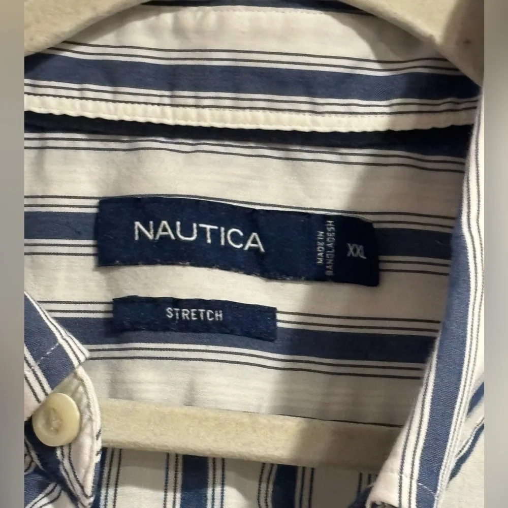 Nautica Men's vertical Navy‎ and White Striped Button Down Shirt